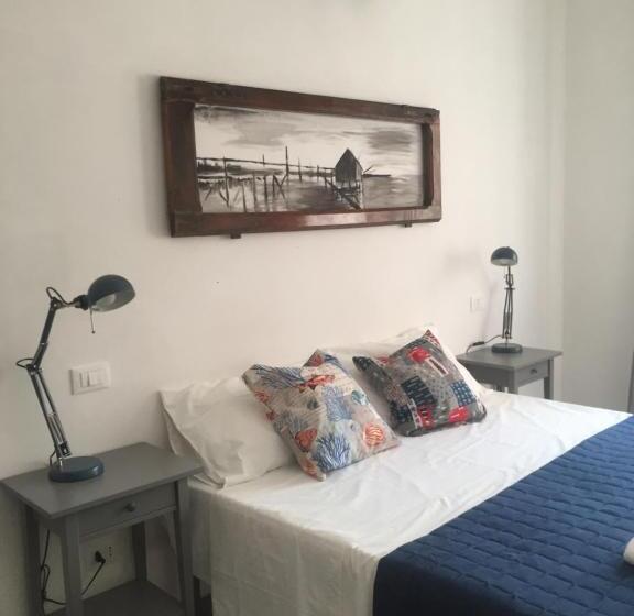 펜션 Aquamarina Rooms