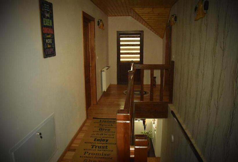 پانسیون Casa Smeilor Horezu