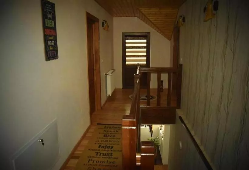 Majatalo Casa Smeilor Horezu