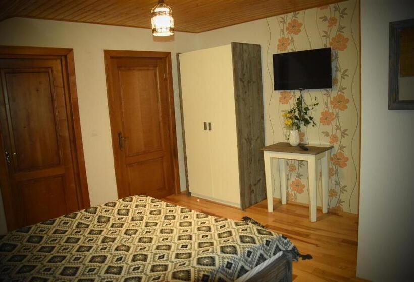 پانسیون Casa Smeilor Horezu