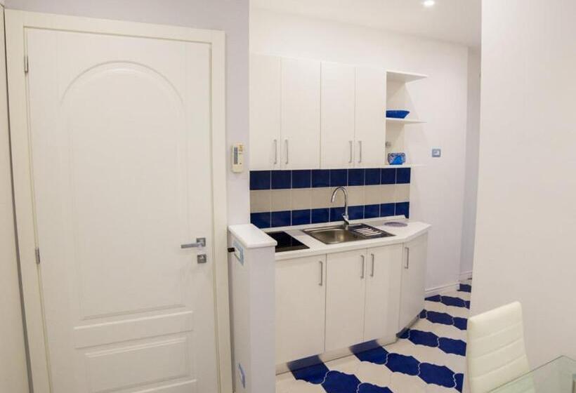 פנסיון Marilisa Holidays