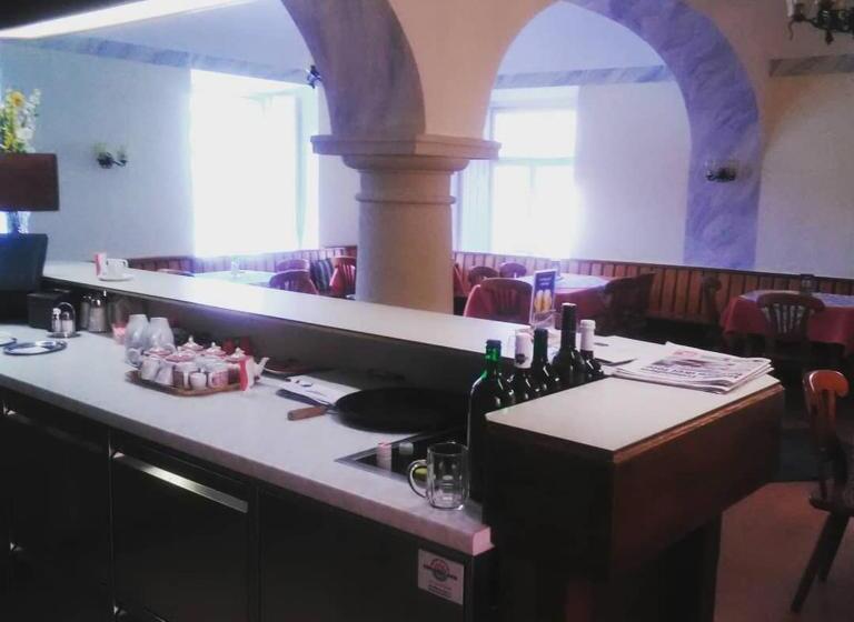 הוסטל Zur Goldenen Krone