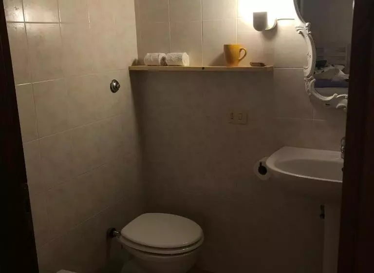 Aamiaismajoitus (B&B) Anitta Guesthouse