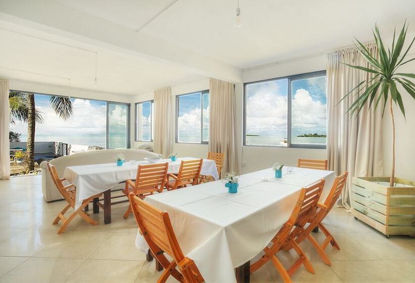 تختخواب و صبحانه Auberge Seafever