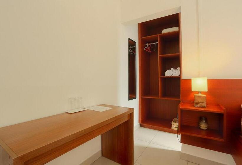 تختخواب و صبحانه Auberge Seafever