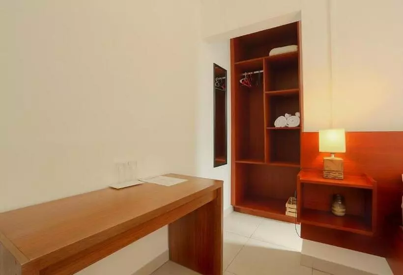 تختخواب و صبحانه Auberge Seafever