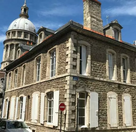 ベッドアンドブレックファースト Chambres D Hôtes Du Château