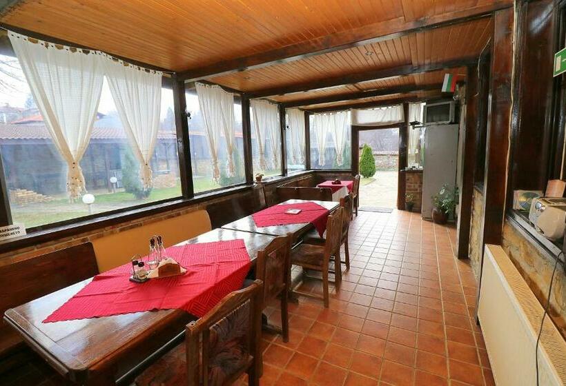 Пансион Toncho S Guest House For 16 Guests