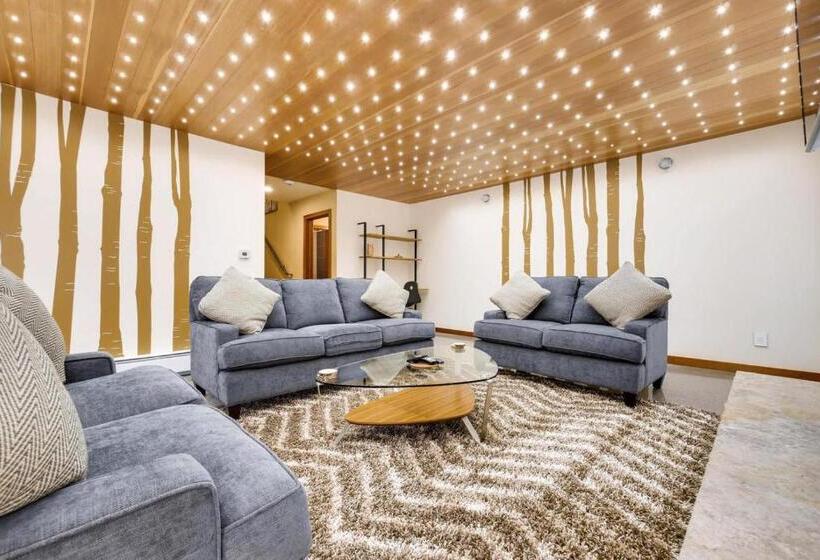 1005 Walk To Ski Modern Luxurious Townhome