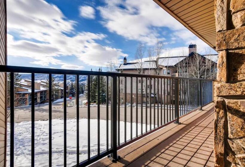 1005 Walk To Ski Modern Luxurious Townhome