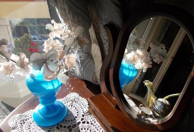 تختخواب و صبحانه Domus Aurea