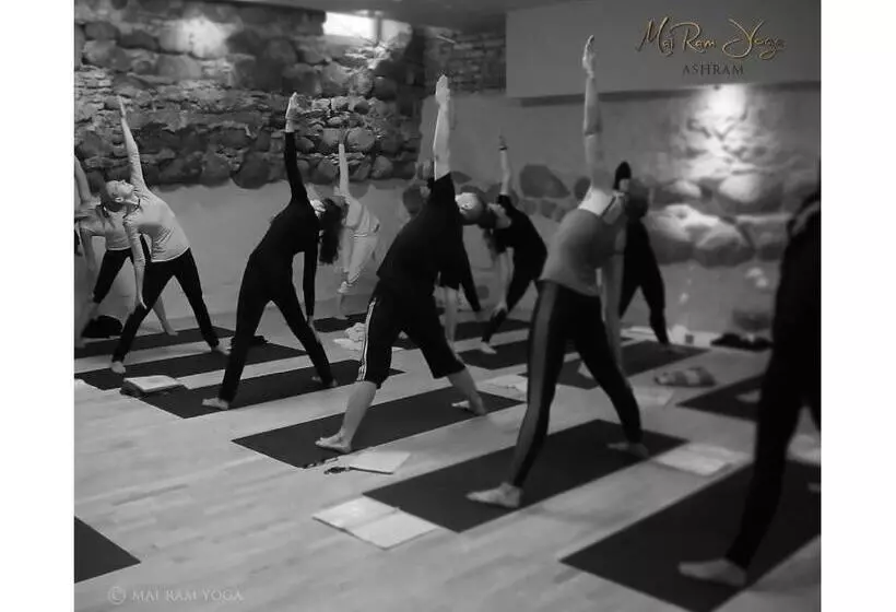 تختخواب و صبحانه Mai Ram Yoga House
