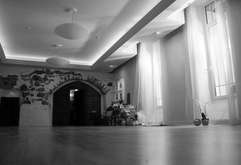 تختخواب و صبحانه Mai Ram Yoga House