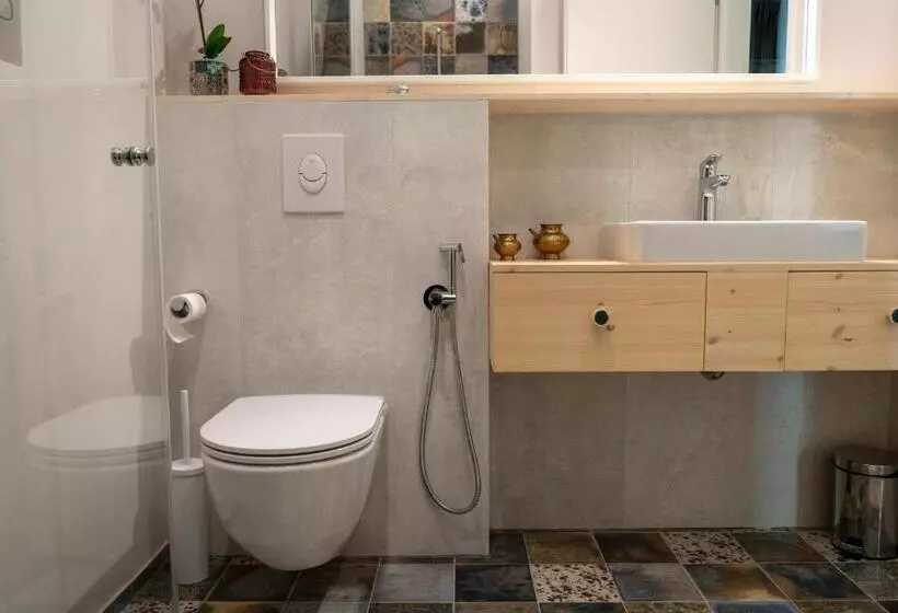 تختخواب و صبحانه Mai Ram Yoga House