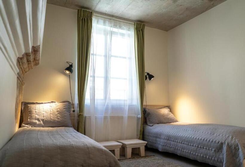 تختخواب و صبحانه Mai Ram Yoga House