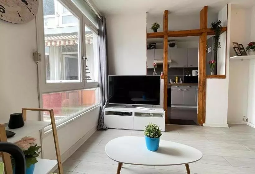 Belle Place Pour Votre Voyage à Paris Ladefense