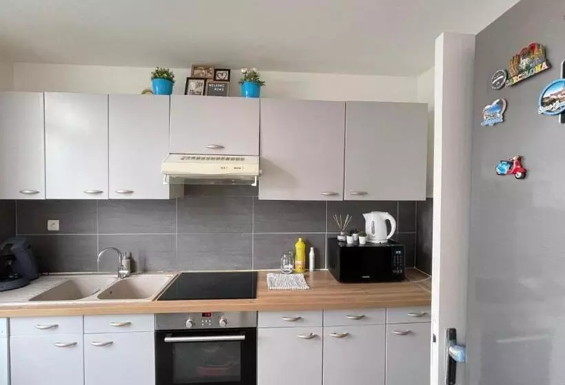 Belle Place Pour Votre Voyage à Paris Ladefense