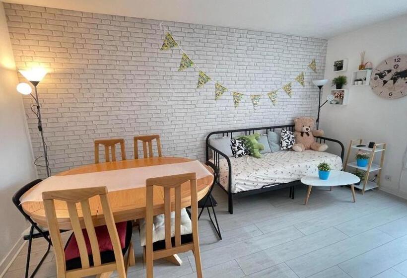 Belle Place Pour Votre Voyage à Paris Ladefense