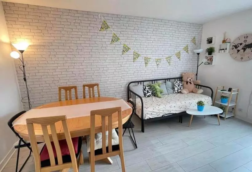 Belle Place Pour Votre Voyage à Paris Ladefense