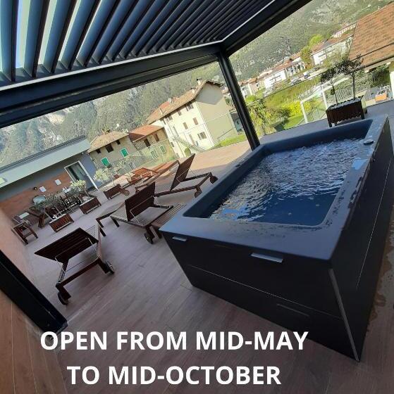 Garda Family & Solarium