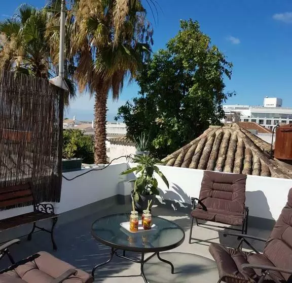 پانسیون Faro Town House