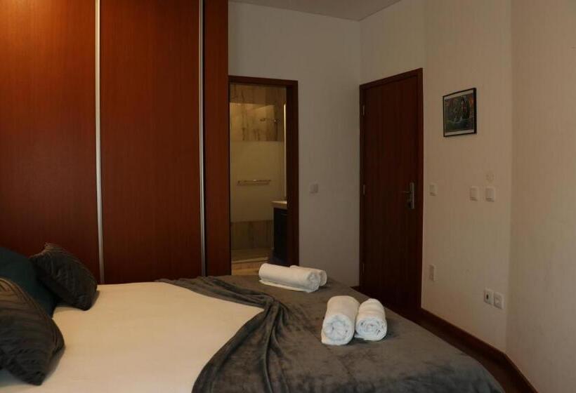 پانسیون Metro Heroismo Residence