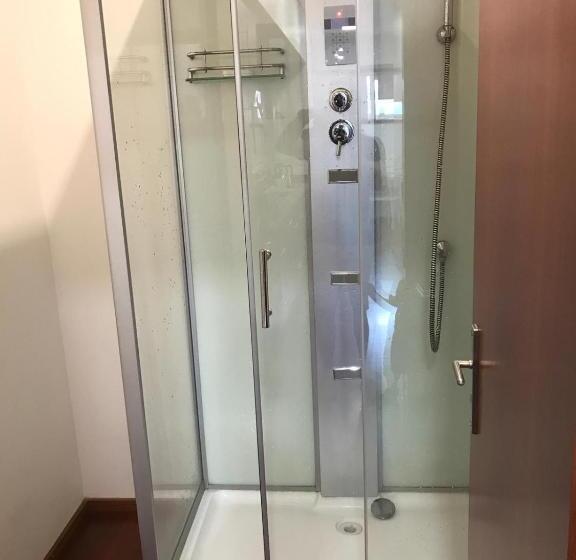 پانسیون Metro Heroismo Residence