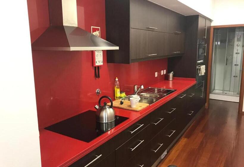 پانسیون Metro Heroismo Residence