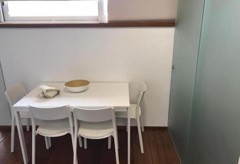 پانسیون Metro Heroismo Residence