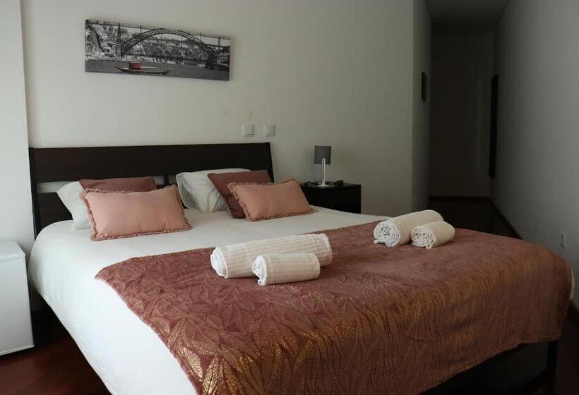 پانسیون Metro Heroismo Residence