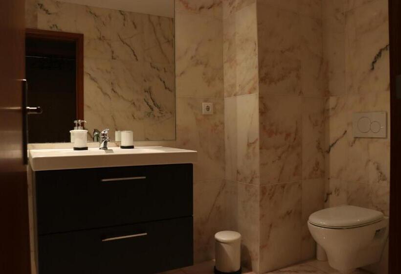 پانسیون Metro Heroismo Residence