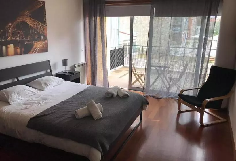 پانسیون Metro Heroismo Residence