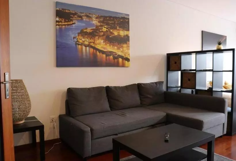 پانسیون Metro Heroismo Residence