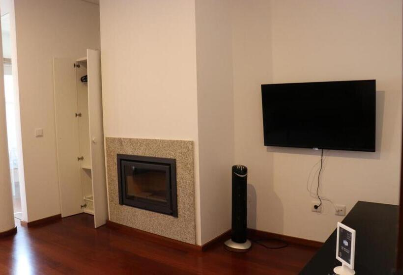 پانسیون Metro Heroismo Residence