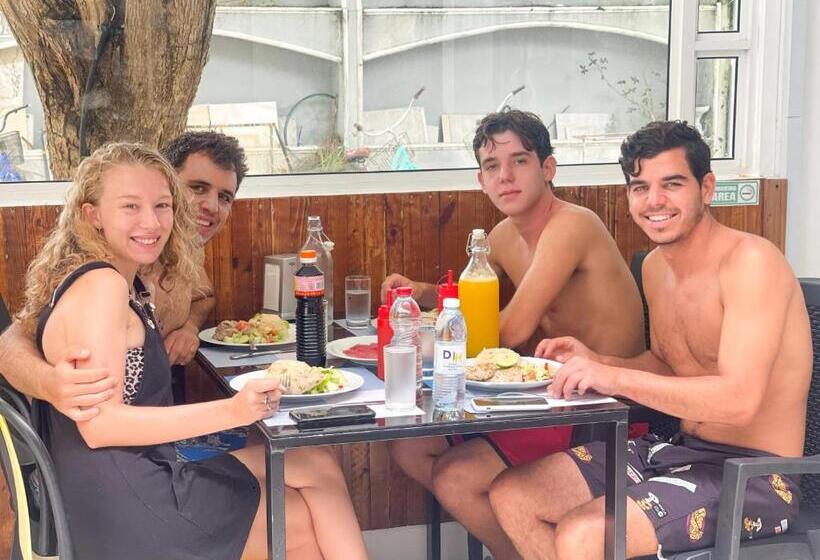 پانسیون Moodhu Surf House