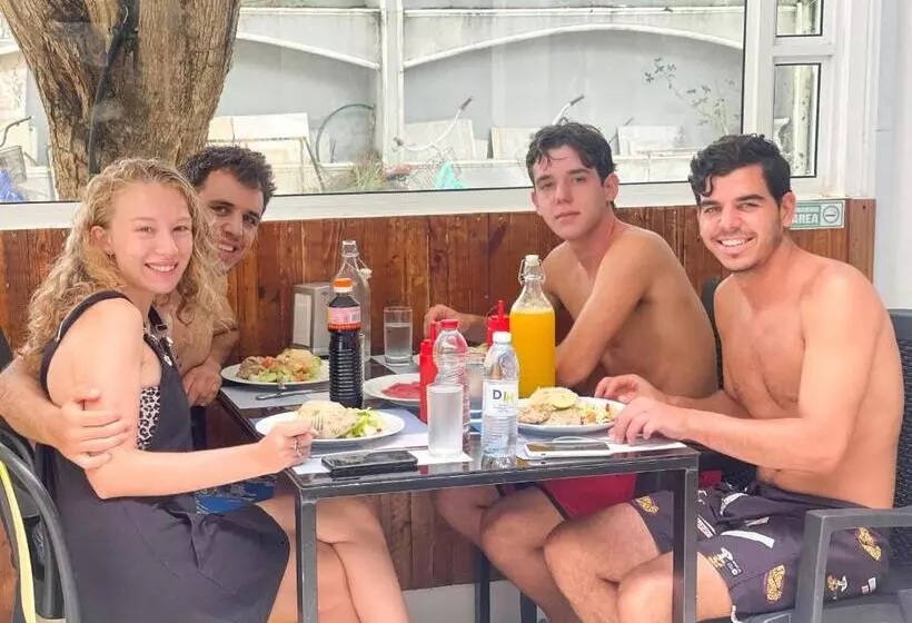 پانسیون Moodhu Surf House