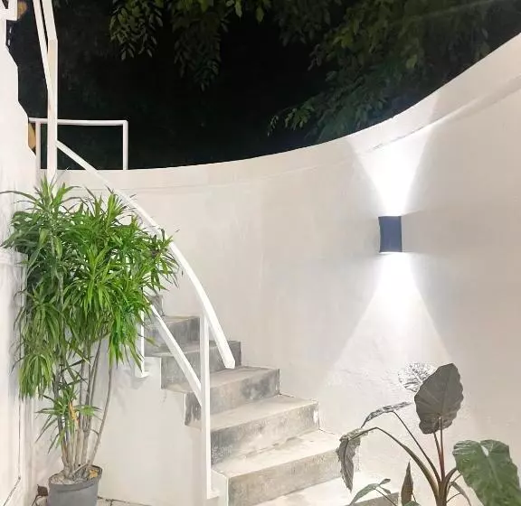 پانسیون Moodhu Surf House