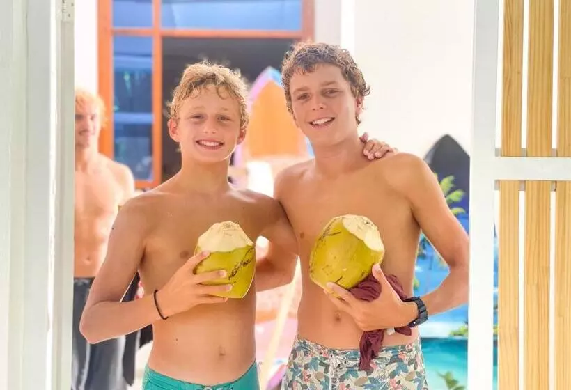 پانسیون Moodhu Surf House