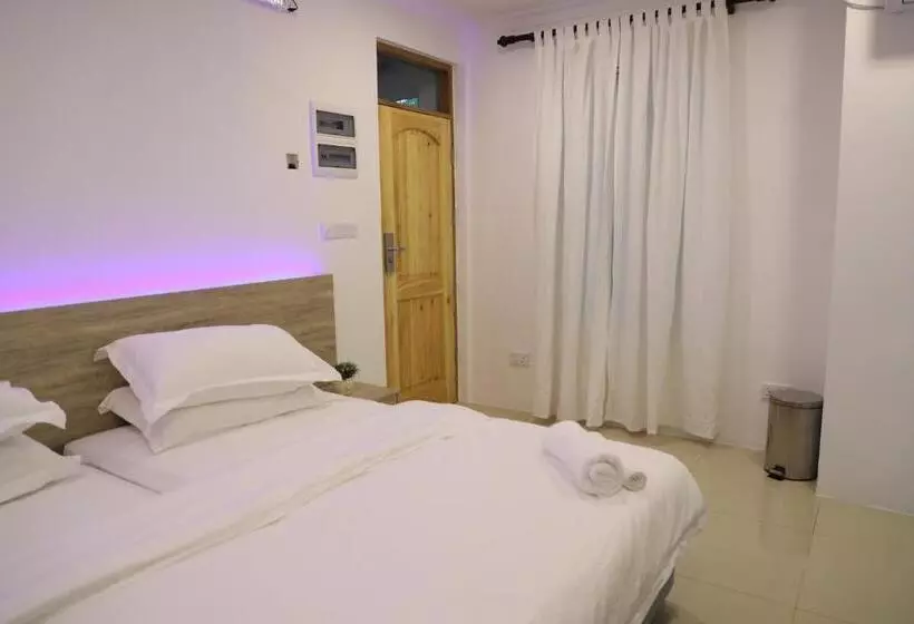 پانسیون Moodhu Surf House