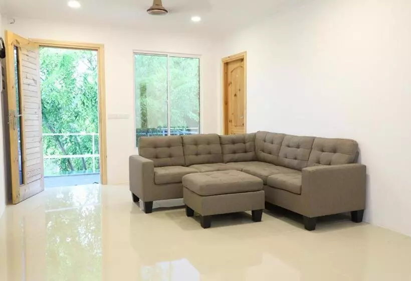 پانسیون Moodhu Surf House