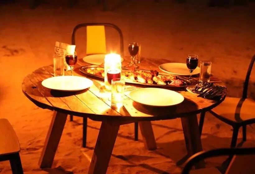 پانسیون Moodhu Surf House