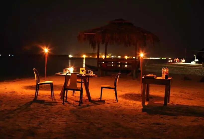 پانسیون Moodhu Surf House