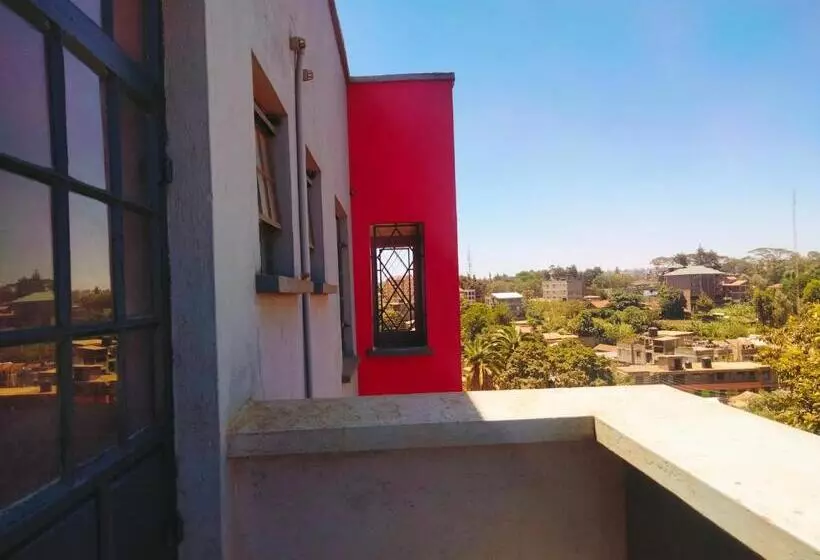 The Little Haven   Ample Parking, Views & Netflix