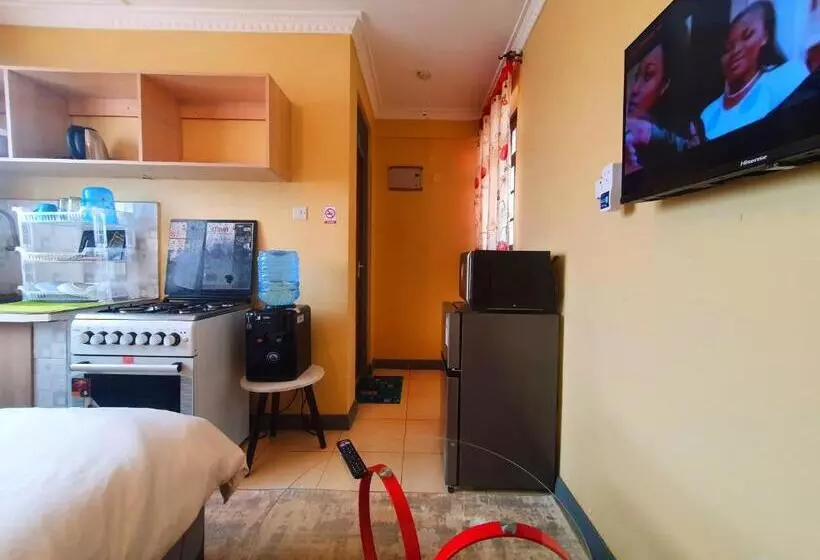 The Little Haven   Ample Parking, Views & Netflix