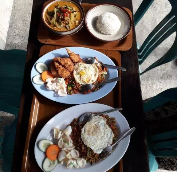 Retkeilymaja Rinjani Houseboon