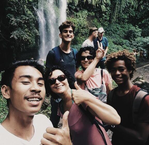 Общежитие Rinjani Houseboon