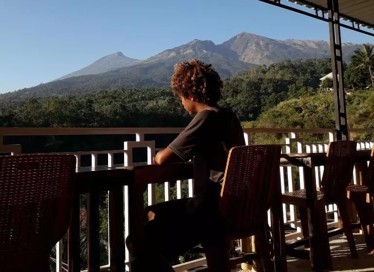 Retkeilymaja Rinjani Houseboon