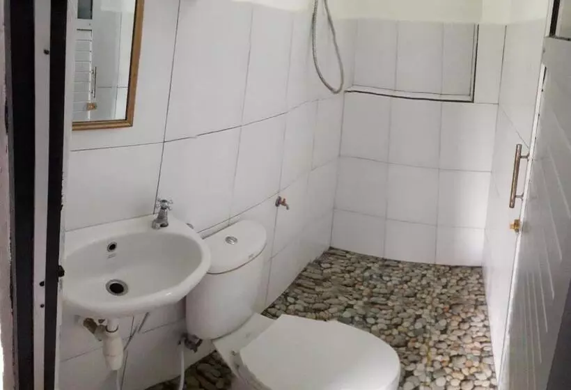 Retkeilymaja Rinjani Houseboon