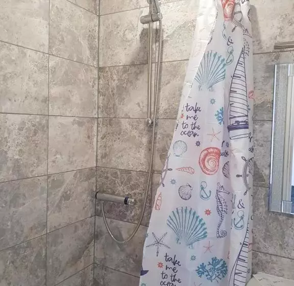 ベッドアンドブレックファースト Stanwell Stansted Airport