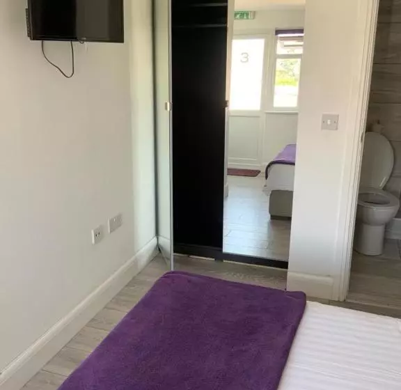 ベッドアンドブレックファースト Stanwell Stansted Airport